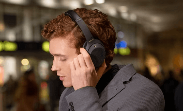 WH-1000XM4 với trợ lý giọng nói