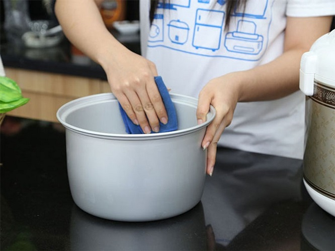 Hướng dẫn vệ sinh nồi cơm điện đúng cách