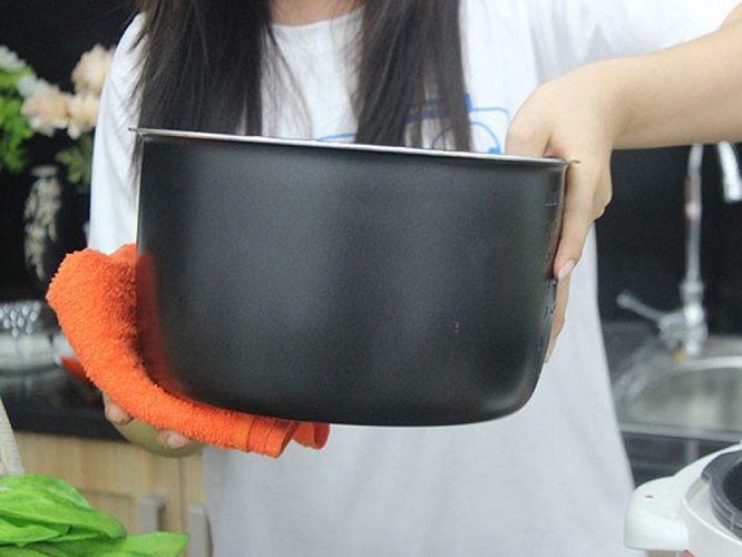 Hướng dẫn vệ sinh nồi cơm điện đúng cách