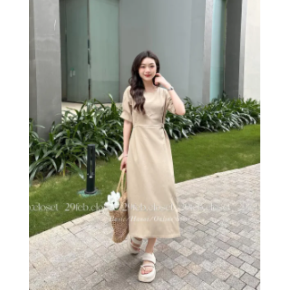 Váy suông cổ tròn